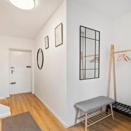 Zentral Gelegen In - 4 Schlafzimmer- Bis Zu 7 Personen Apartmán *