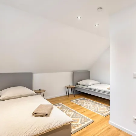 Zentral Gelegen In - 4 Schlafzimmer- Bis Zu 7 Personen Apartmán