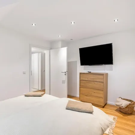 Apartmán Zentral Gelegen In - 4 Schlafzimmer- Bis Zu 7 Personen