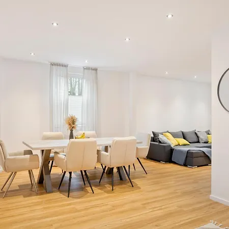 Zentral Gelegen In - 4 Schlafzimmer- Bis Zu 7 Personen Apartmán