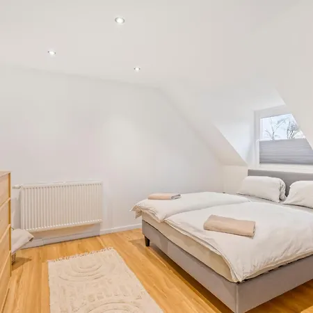 Zentral Gelegen In - 4 Schlafzimmer- Bis Zu 7 Personen Apartmán