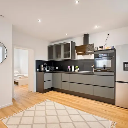 Zentral Gelegen In - 4 Schlafzimmer- Bis Zu 7 Personen * Haan