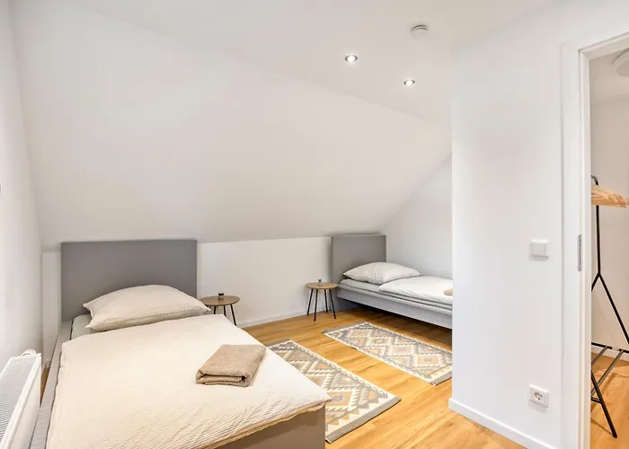 Zentral Gelegen In - 4 Schlafzimmer- Bis Zu 7 Personen Lejlighed