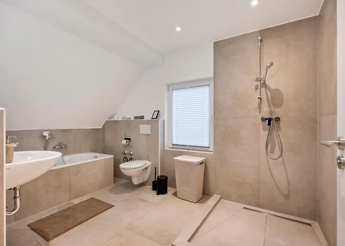 Lejlighed Zentral Gelegen In - 4 Schlafzimmer- Bis Zu 7 Personen *