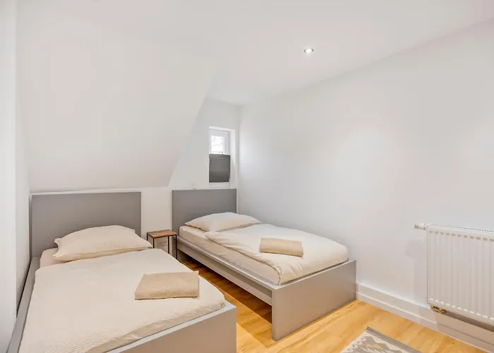 Zentral Gelegen In - 4 Schlafzimmer- Bis Zu 7 Personen Lejlighed *