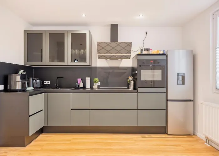 Zentral Gelegen In - 4 Schlafzimmer- Bis Zu 7 Personen