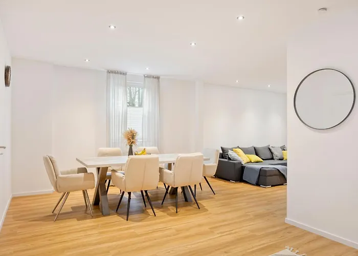 Zentral Gelegen In - 4 Schlafzimmer- Bis Zu 7 Personen Lejlighed