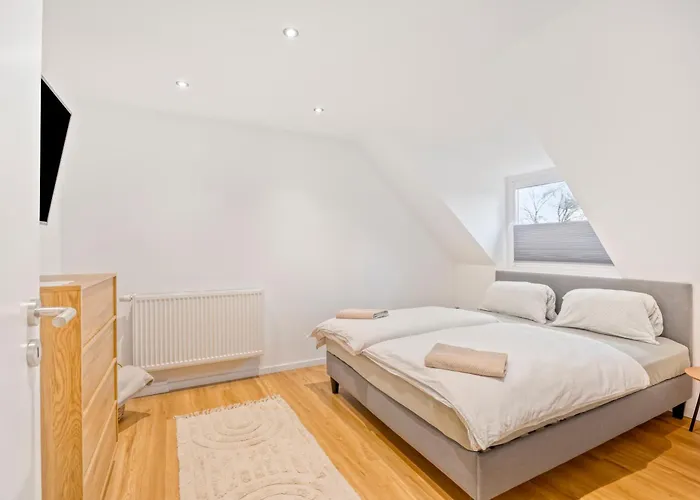 Zentral Gelegen In - 4 Schlafzimmer- Bis Zu 7 Personen Lejlighed