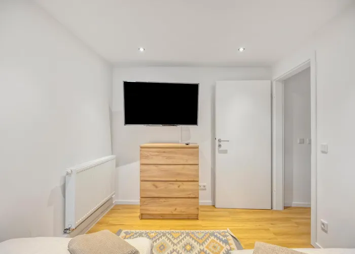 Zentral Gelegen In - 4 Schlafzimmer- Bis Zu 7 Personen Lejlighed *