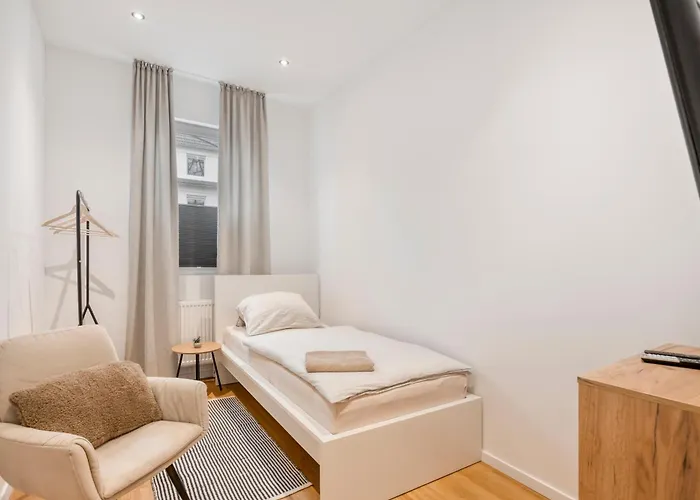 Zentral Gelegen In - 4 Schlafzimmer- Bis Zu 7 Personen Lejlighed