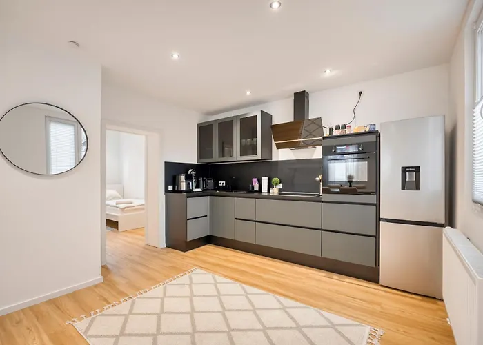 Zentral Gelegen In - 4 Schlafzimmer- Bis Zu 7 Personen * Haan